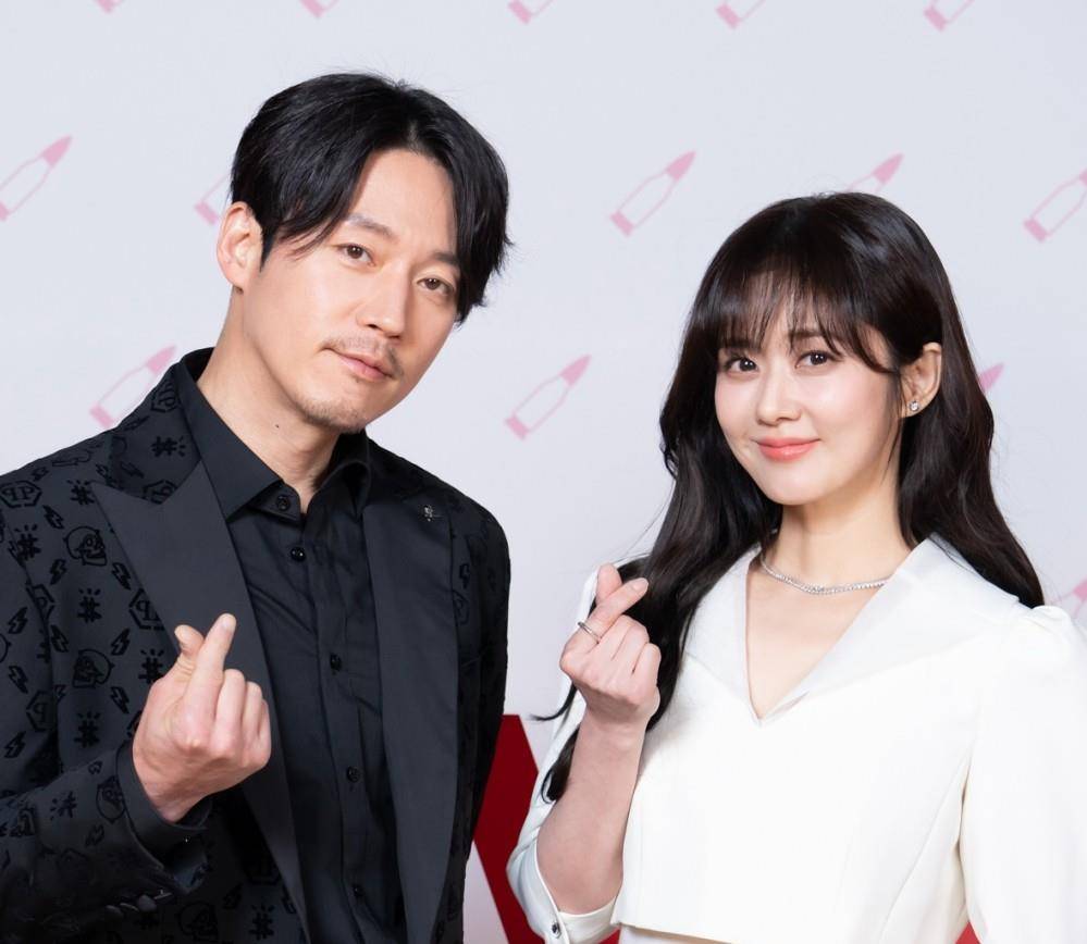 张娜拉出席新剧发布会,气质大变,先说她老公婚后变得外向了!