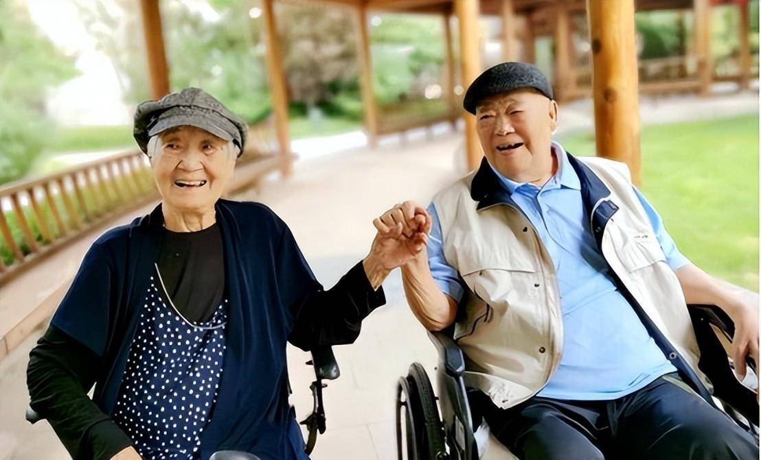 斯人已逝,迪里拜尔绝对不允许任何人恶意中伤已故的丈夫.