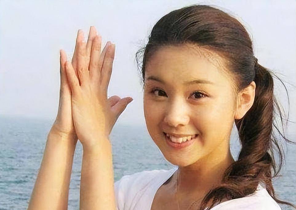 "旺夫女"李小萌,出道20年零绯闻,为爱隐退,丈夫为