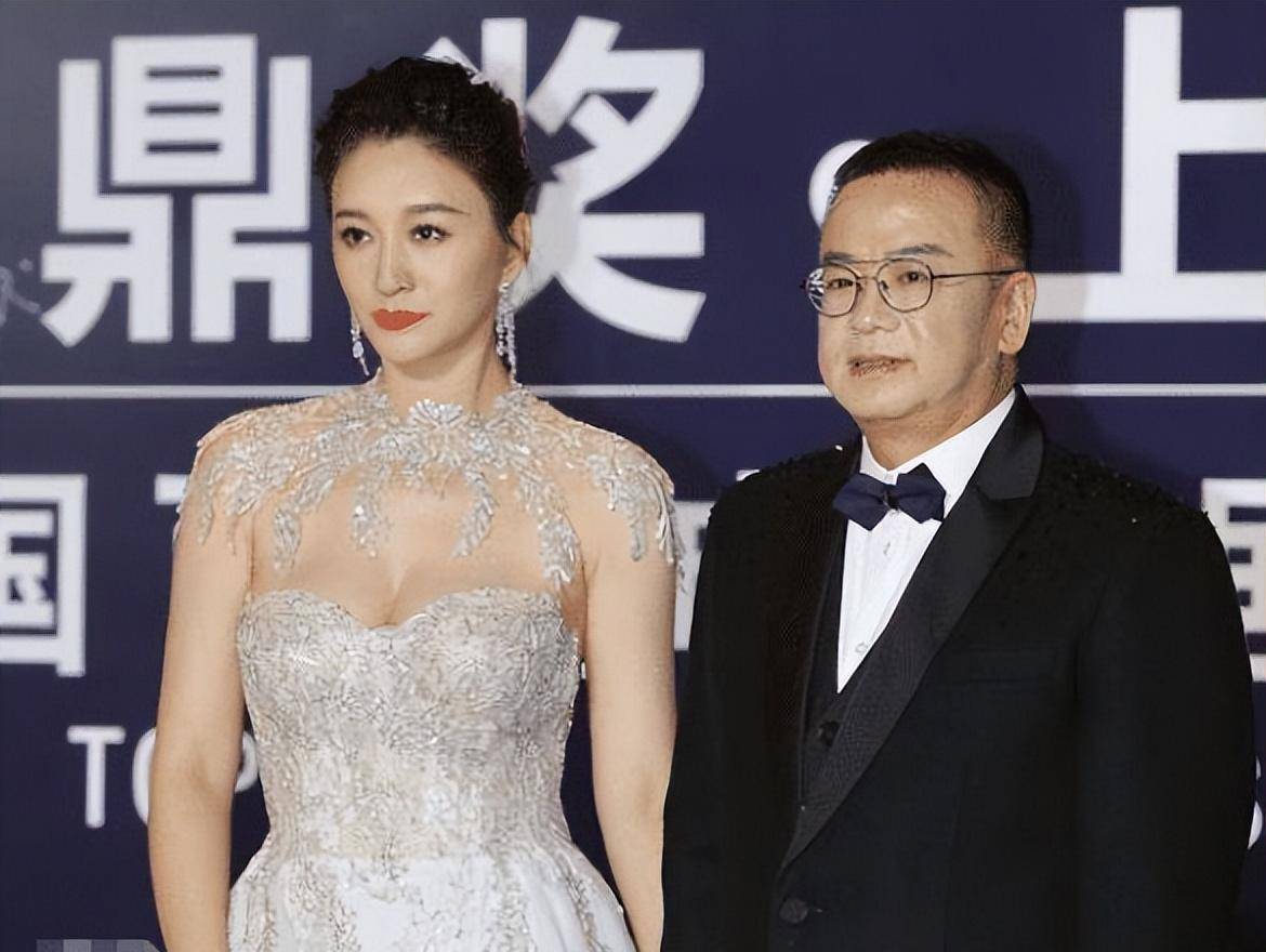 许晴的臀,陈数的腰,李小冉的胸,这三位中年女星谁能顶得住_身材_年纪