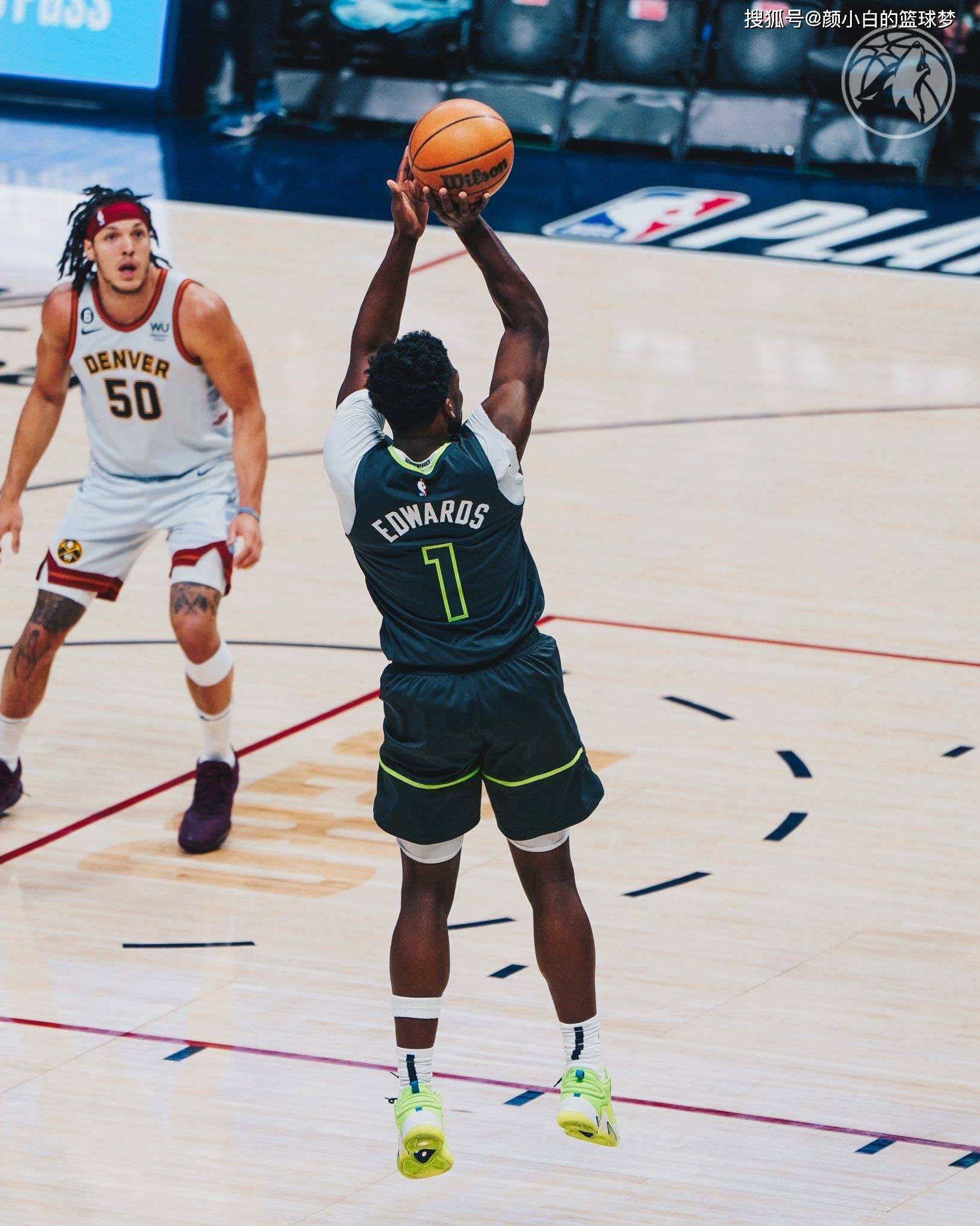 华子错失绝平三分:唐斯捂头不敢相信 美球迷点评森林狼收获超星