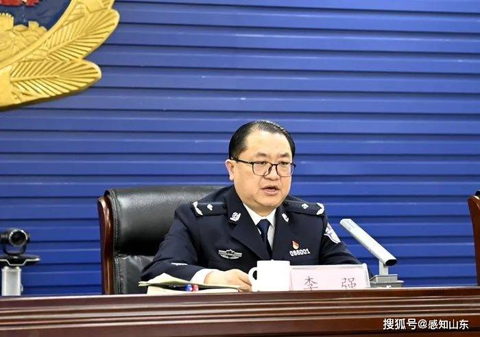 4月27日,聊城市公安局举行第一季度全市公安机关"勇夺五字旗"优秀工作