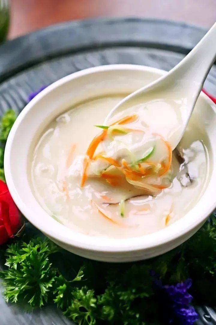 宋嫂鱼羹丰富的食材让这一碗杭三鲜吃起来有滋有味