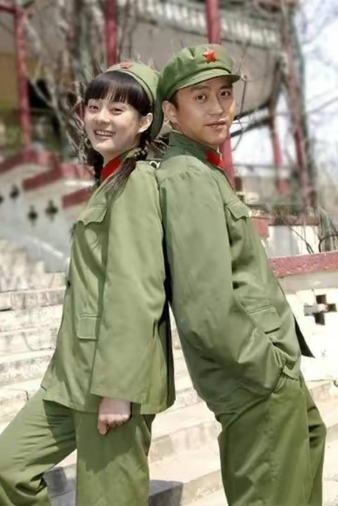 15岁当兵,与李连杰演《霍元甲》的孙俪,用一招制服吓唬她的男人_邓超