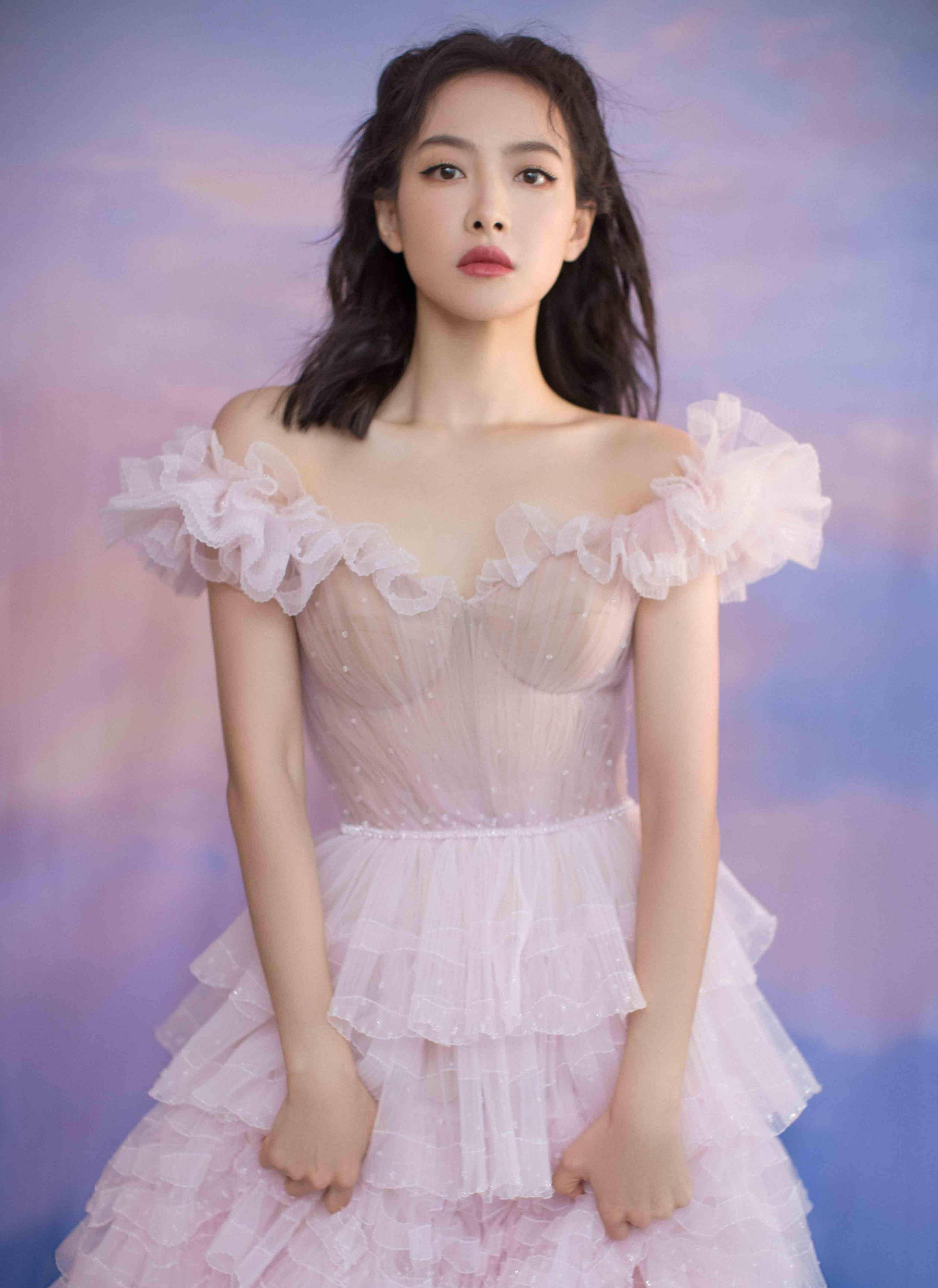 杨幂的胸,倪妮的臀,景甜的腰,85花的好身材终于藏不住了_杨颖_演技