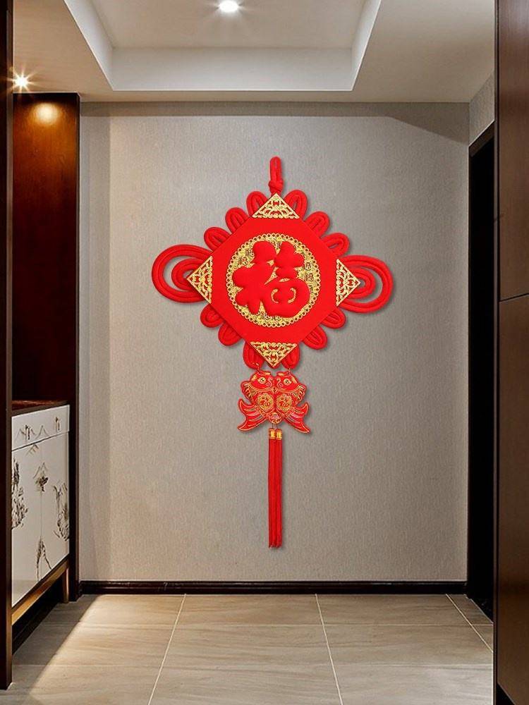 7,阴气重的房屋可以在客厅高处悬挂三足金乌的挂画或者图案,能引太阳