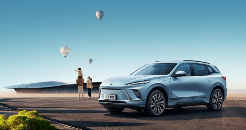 6710天突破8000台,油电同价的别克e5把合资电动车玩明白了_搜狐汽车