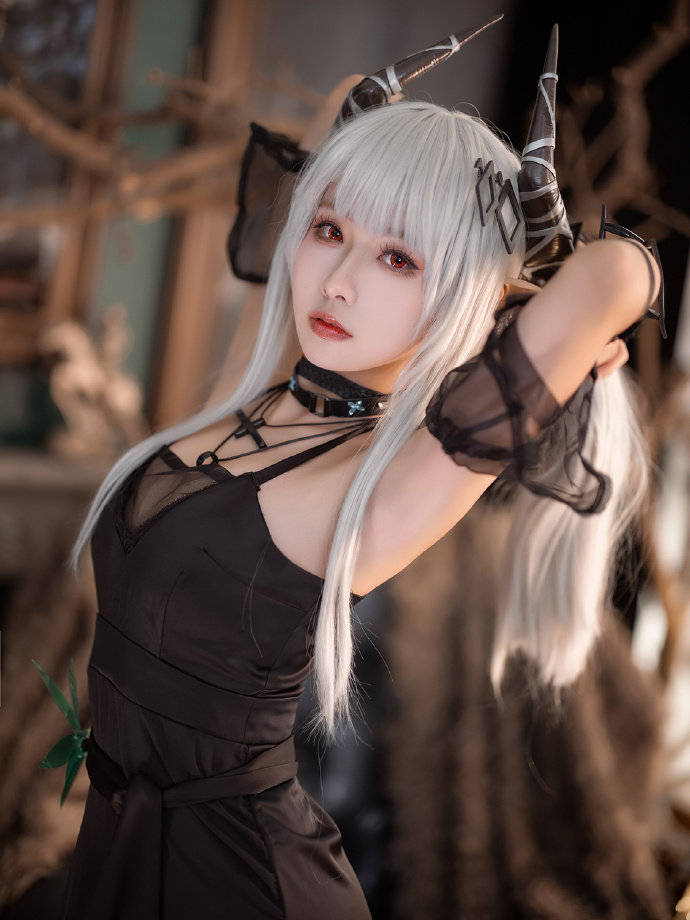 cos:明日方舟泥岩cosplay正片12p-momoko葵葵_伊喵_白嫖_部落