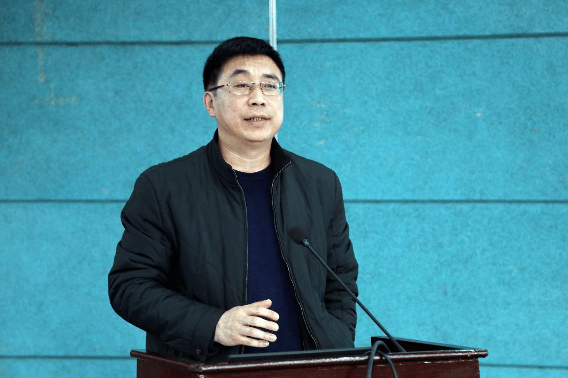 简历显示,王凌宇出生于1971年4月,是黑龙江省齐齐哈尔市泰来县人,本科