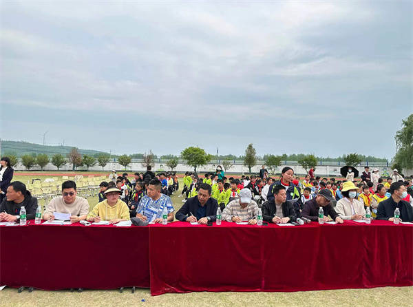 扬起希望风帆 阳光体育促成长——盱眙县仇集镇中心小学举行广播操