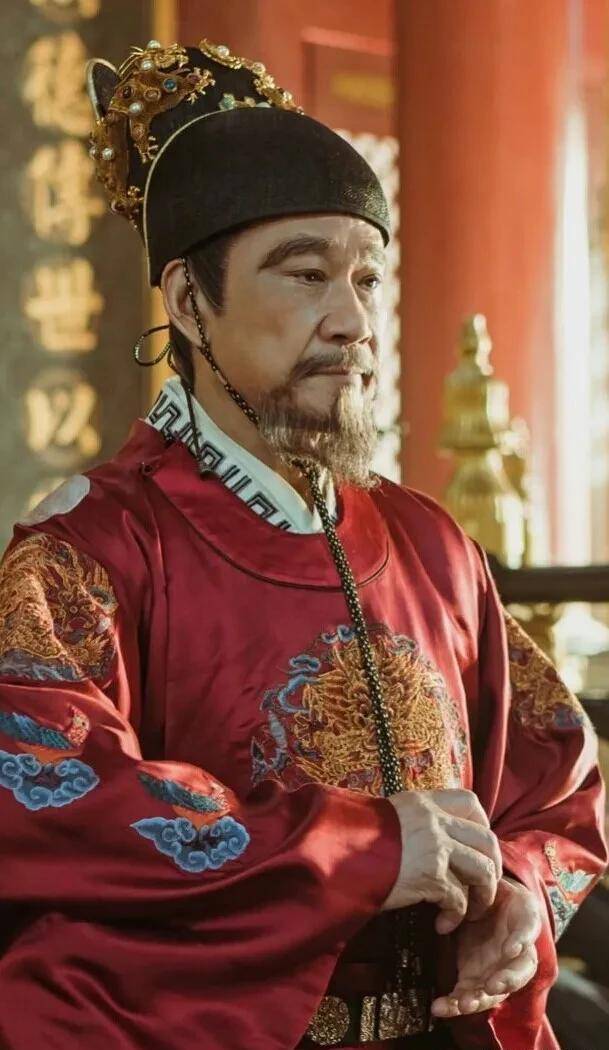 陈道明,陈宝国,唐国强,王学圻,这四位,谁演的皇帝比较霸气?