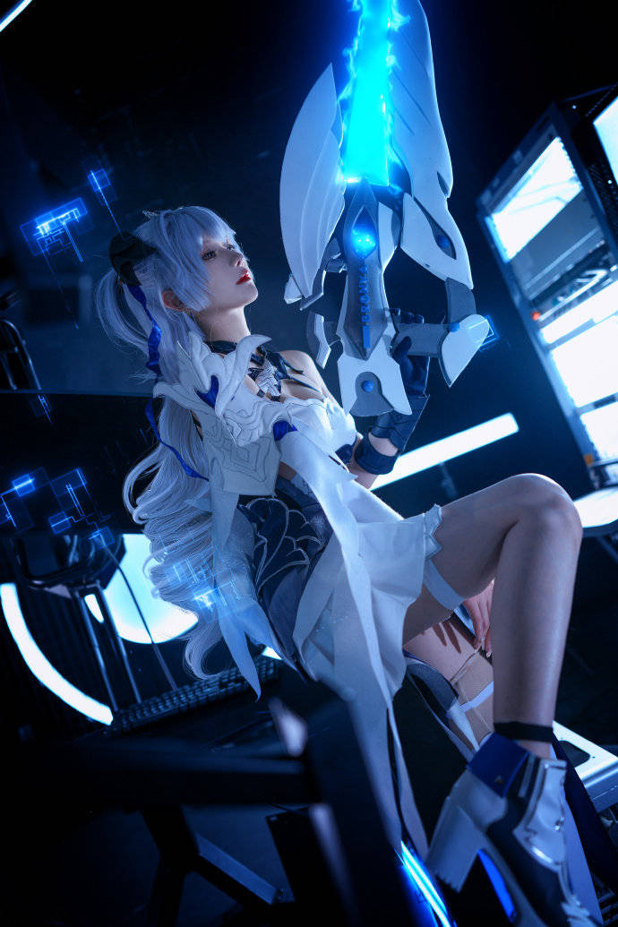 cos:崩坏3次生银翼cosplay正片14p-露儿大魔王_伊喵_白嫖_部落