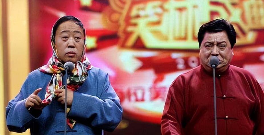 尤其是他与一级演员赵连甲老师共同表演的小品《五毛