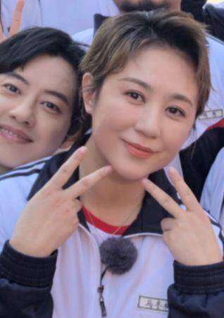 《夏洛特烦恼》时隔6年重聚,马丽穿校服不违和,沈腾p到没褶子_王智