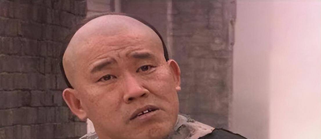 大宅门太狠了,陈宝国逼着杜旭东"喝尿",拒绝加戏还能被导演夸_何赛飞