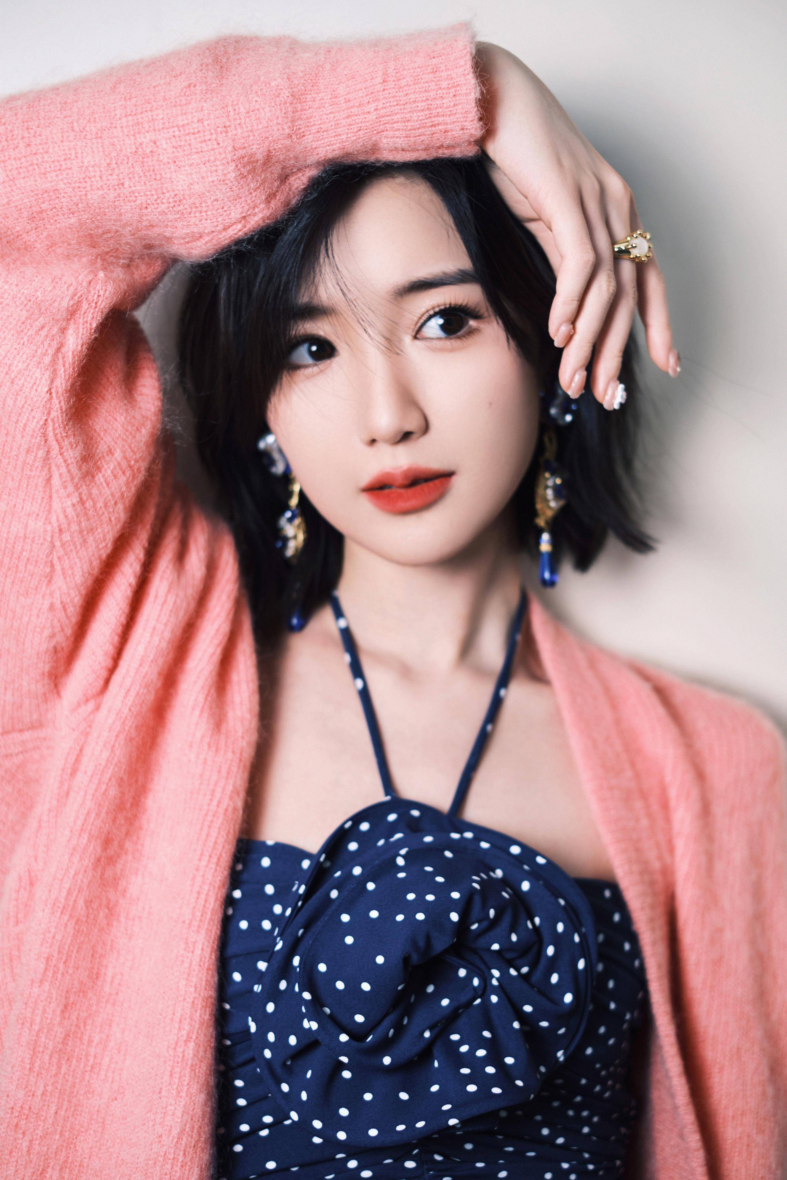 《云襄传》主演毛晓彤:36岁仍未婚单身,亲情,爱情有泪有屈辱_毛惠玲