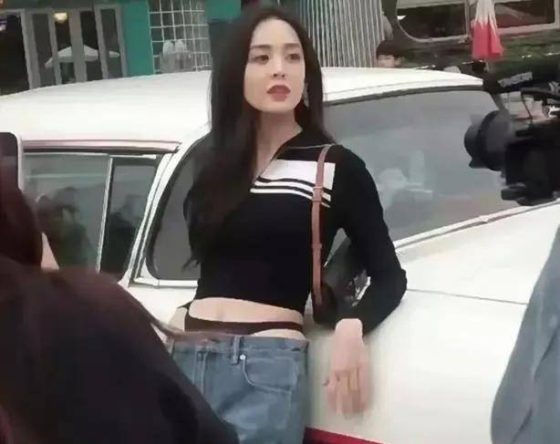 古力娜扎一条裤子惹争议,内裤边很抢眼_夏天_游泳池_犯罪