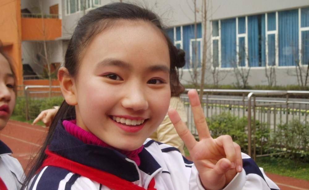 95后"童星",曾以633分好成绩考进清华,如今已摒弃进入娱乐圈_叶子