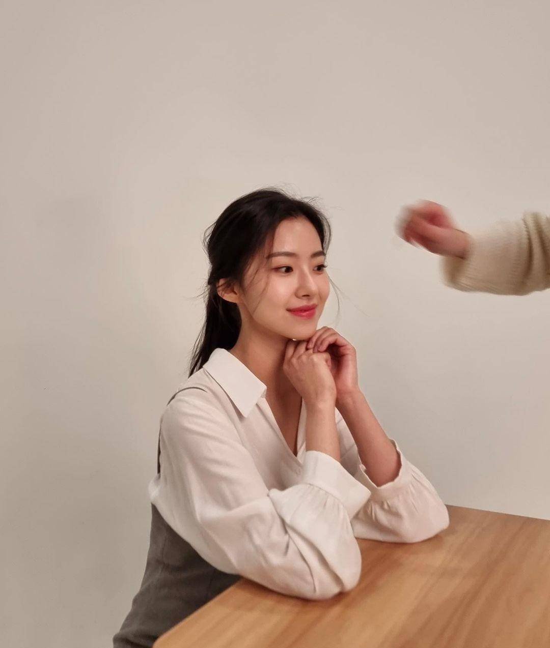 nct金廷佑与演员金敏雅是亲姐弟,两人好像啊,姐姐真