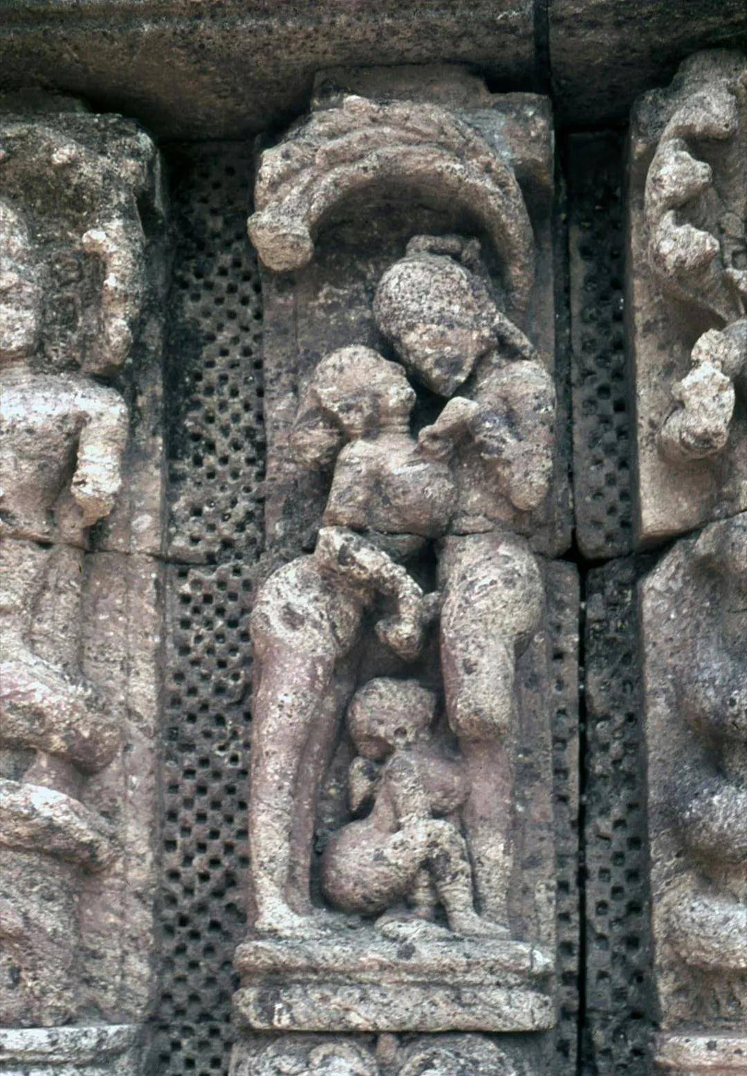 尼泊尔的神秘"性庙"9张雕像照片游客看了都会脸红_文化_雕塑_神庙