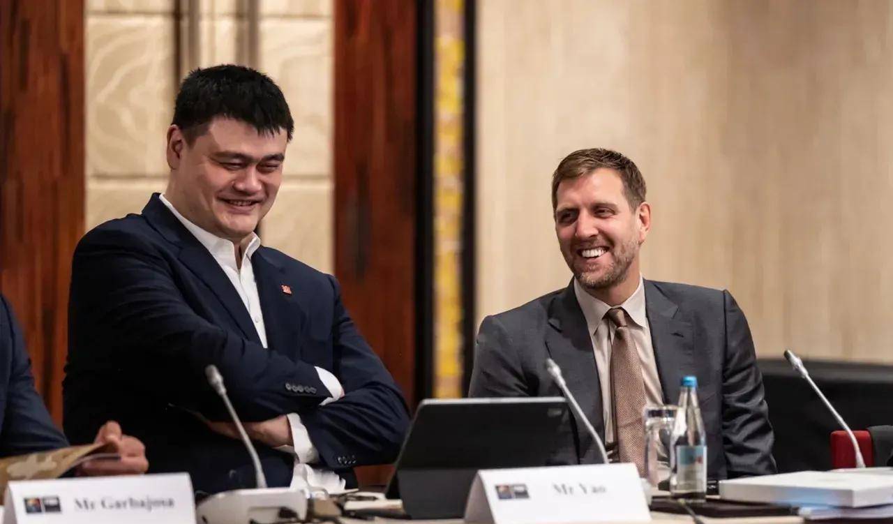 男篮世界杯抽得"上签",李凯尔归化在即,我们队前景如何?