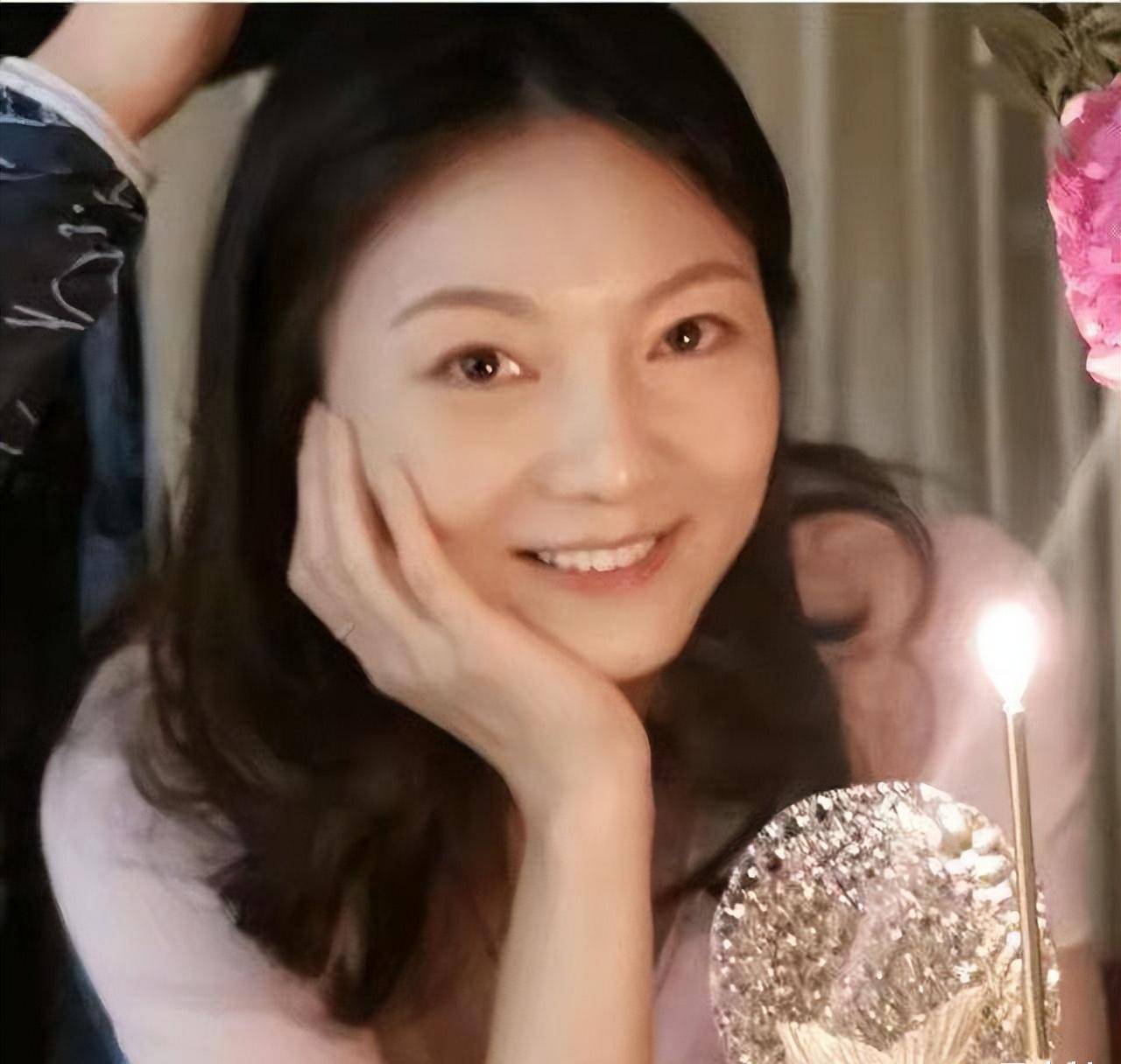 陈婷:19岁还是大学生就跟张艺谋,6年生3娃,她的痴爱让人敬佩_舞蹈