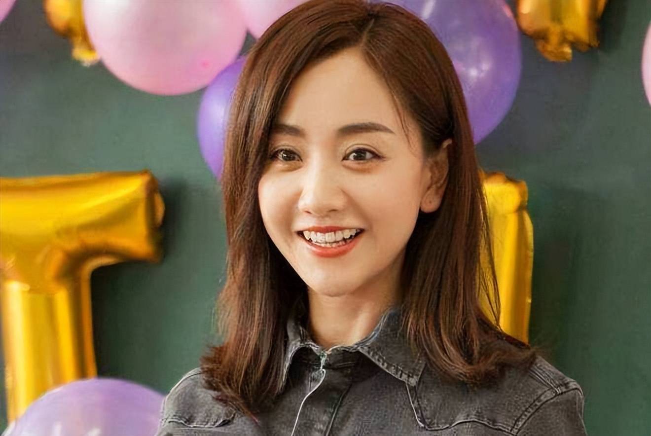 2010年她终于等来了自己的机会,跟老同学于正合作了《欢喜婆婆俏媳妇