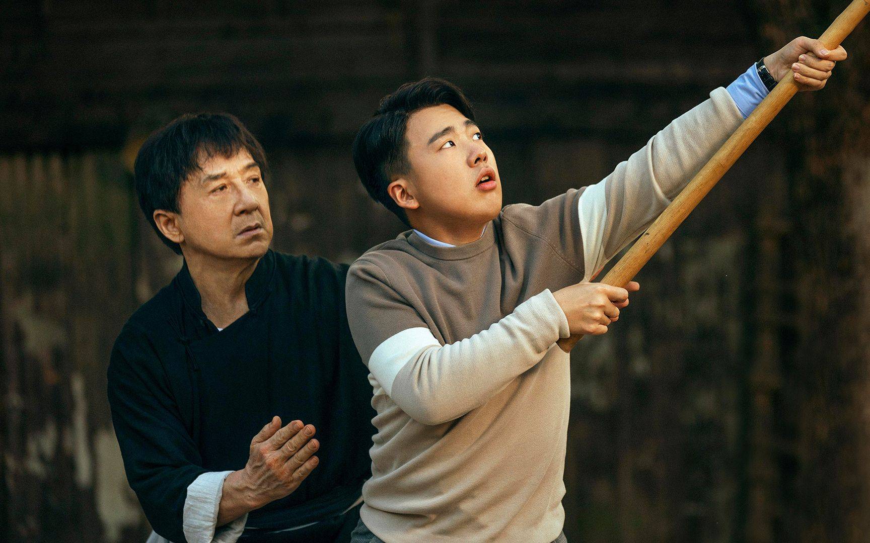 "人间清醒"郭麒麟,一句话让17家企业赞助,何炅为他充10年会员_郭德纲