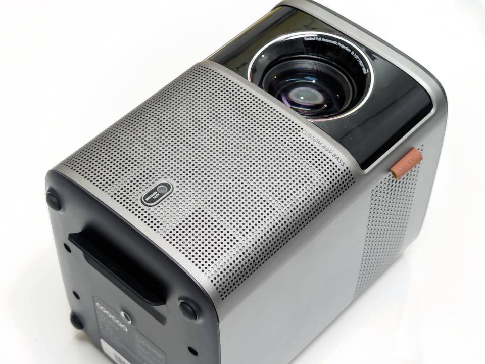 我家的娱乐C位：全新酷开智能投影X5，搭载酷开智能投影9.1系统闪亮登场！