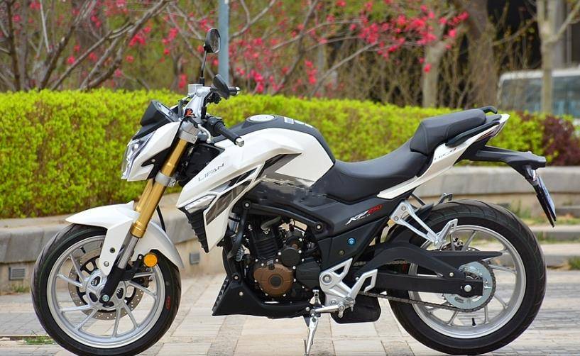 力帆kp250的外观设计被更多的人认可,主要原因还是因为这是一款好几年