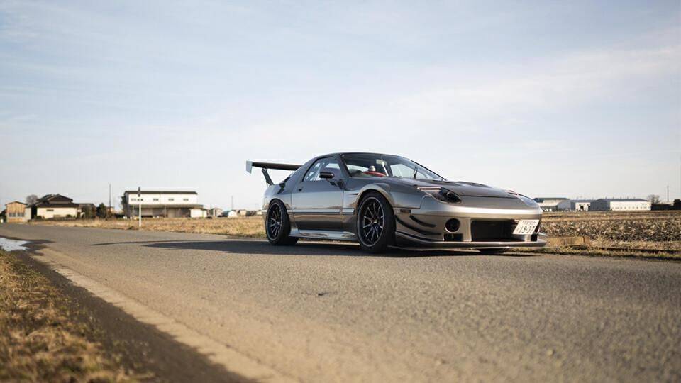 暴力与优雅对撞!街头与田野实拍改装马自达fc rx-7