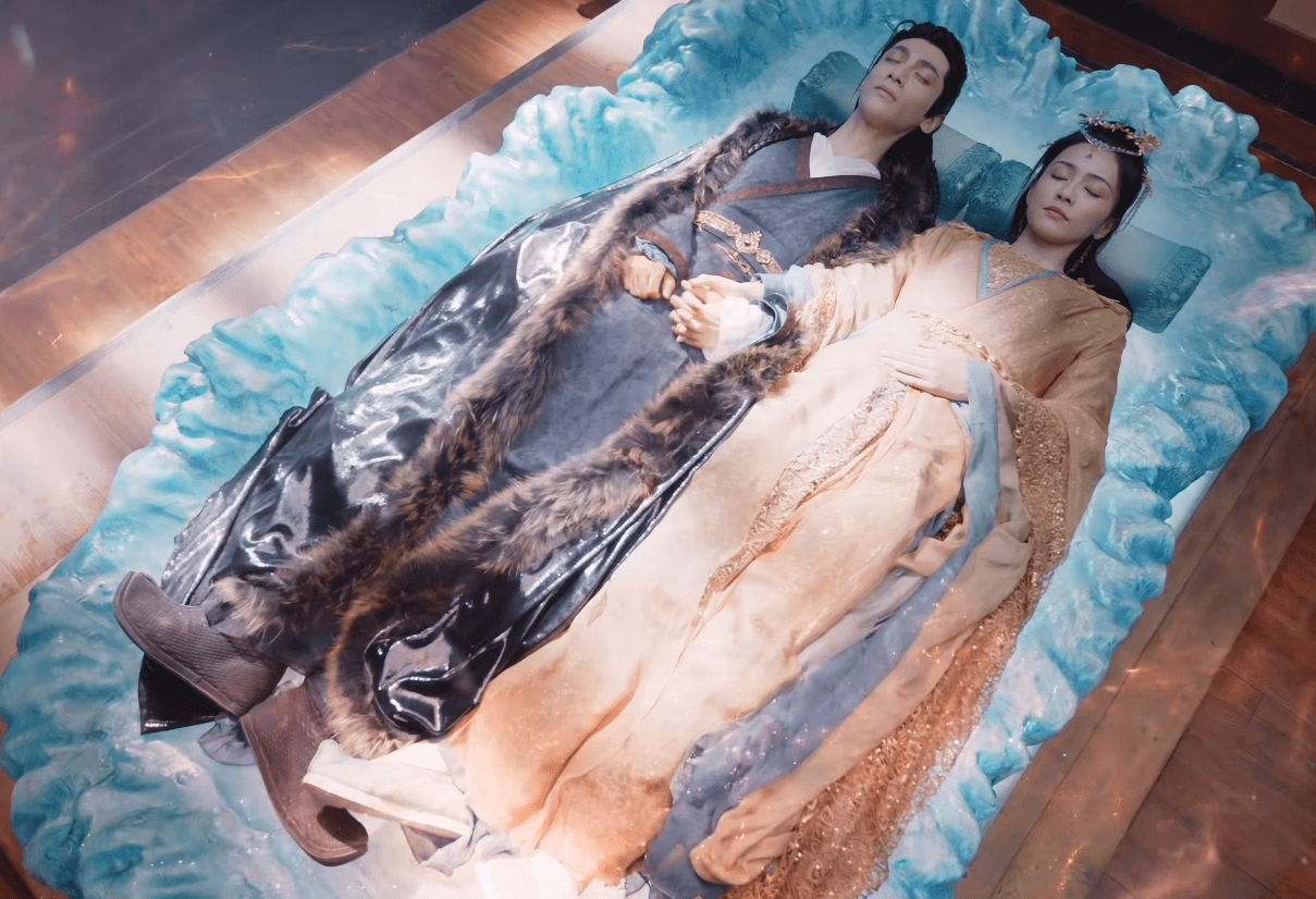 长月烬明原著:澹台烬叶夕雾在牢中圆房,2个细节暗示她已怀孕了_叶锡