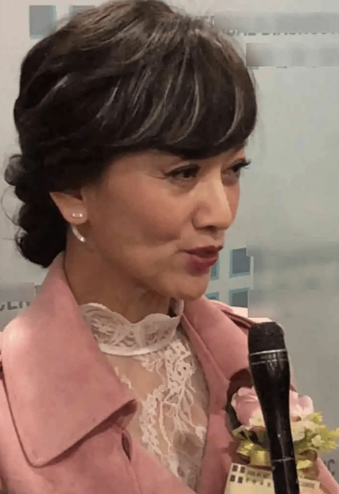 生图曝光她们的真面目,皱纹横生,脸僵长斑_赵雅芝_邵音音_刘晓庆