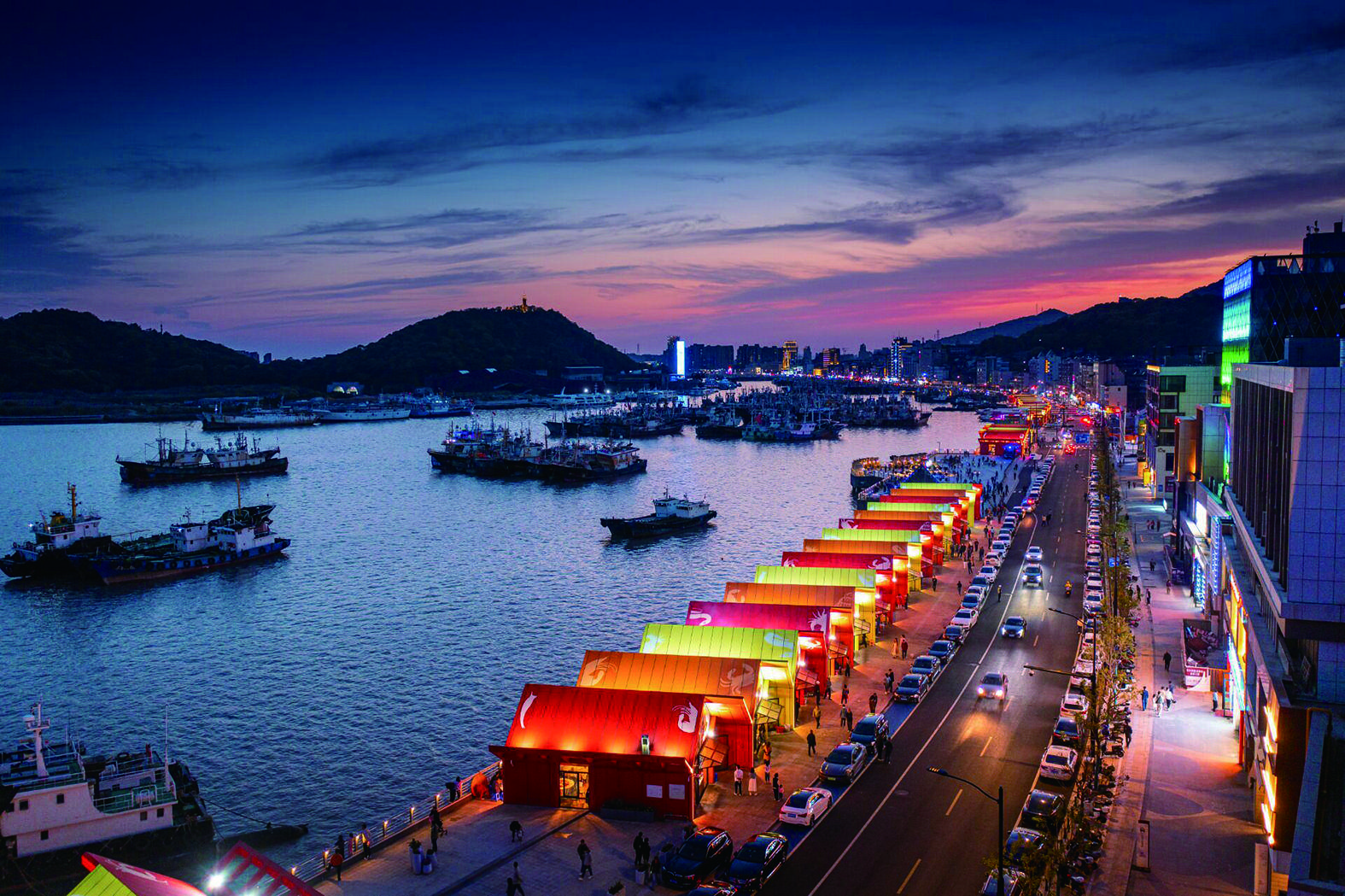 沈家门海鲜夜排档夜景.