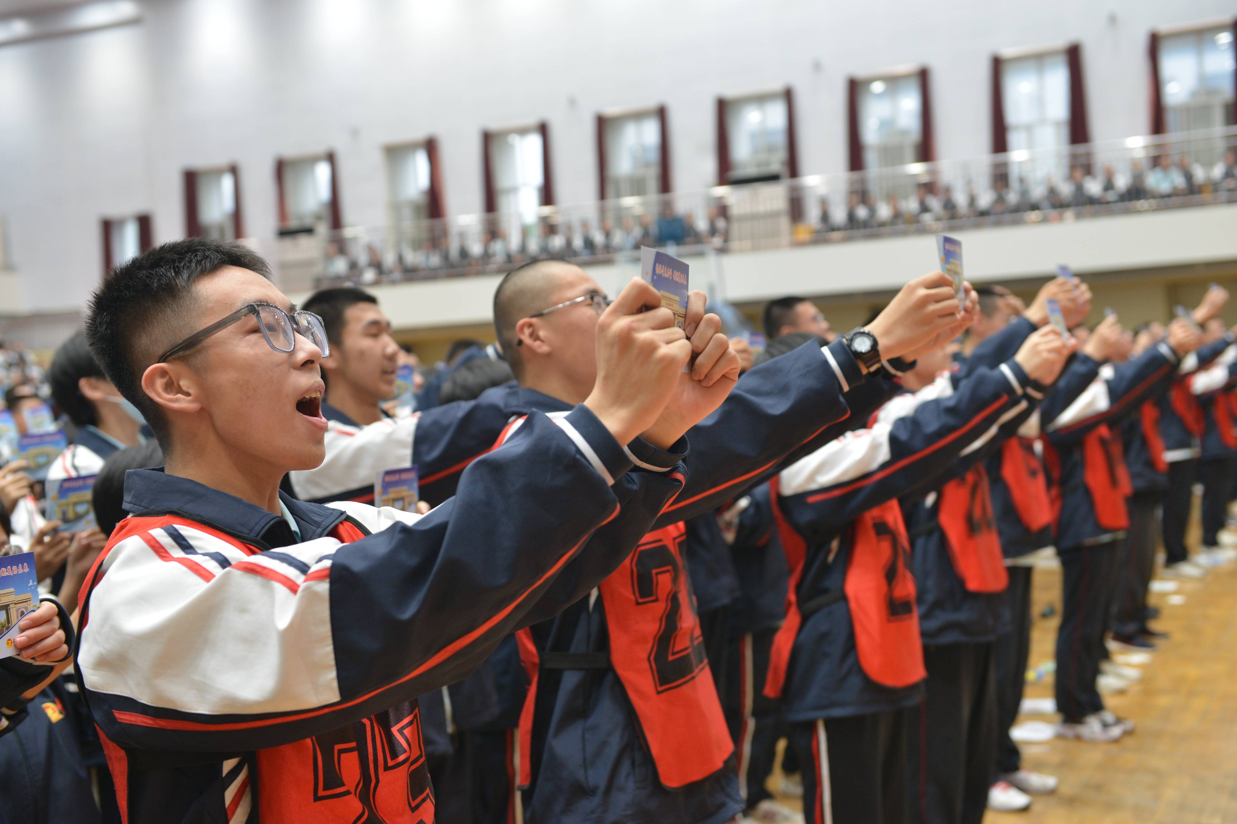 河北正定中学举行纪念五四运动104周年暨表彰大会
