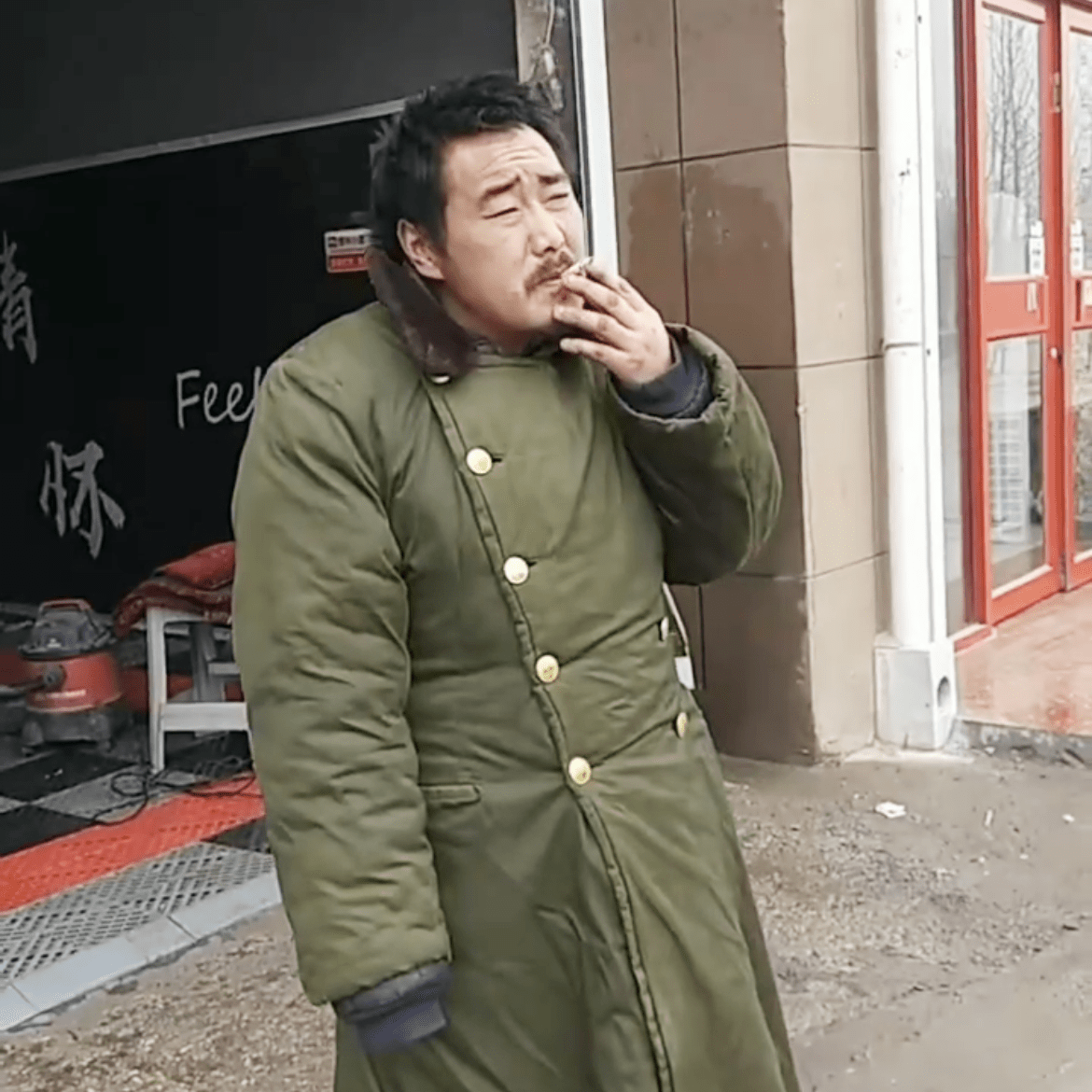 突传噩耗!守城网红"汶上奎哥"因车祸去世,酗酒后常躺在马路上