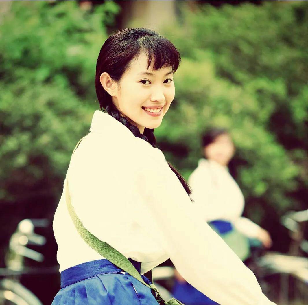 《我们的生活比蜜甜》里的宋晓霞;《爱情的边疆》里的华敏;仔细一看