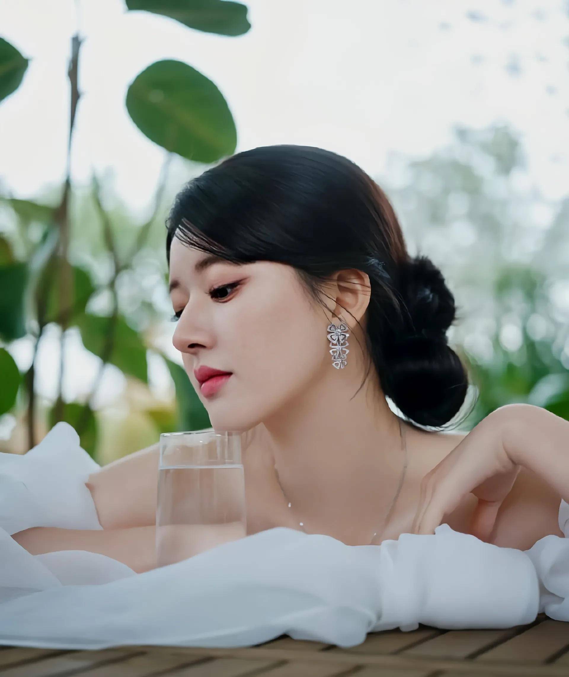 侵私删赵露思,一位拥有仙女般气质的美女,近日亮相活动现场.