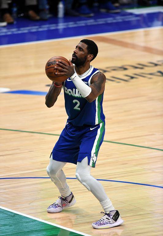 火箭将给欧文一份22亿的合同!_独行侠_位置_本赛季