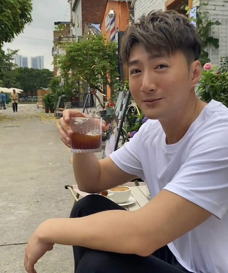 去年自称已婚,做饮食生意4年买2套房_蔡淇俊_观众_生活