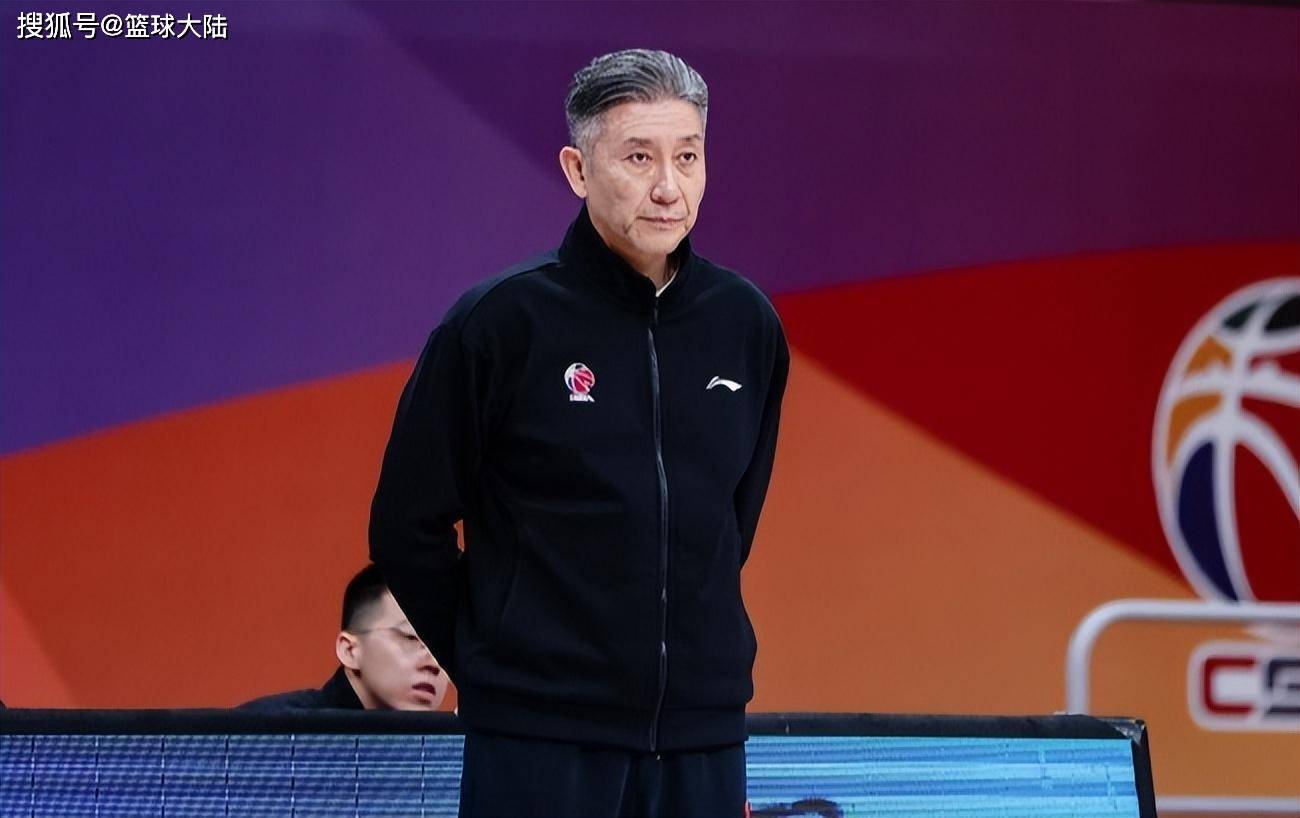 又一辽宁籍教练证明自己,菜鸟赛季就带队打进四强_深圳队_球员_指导