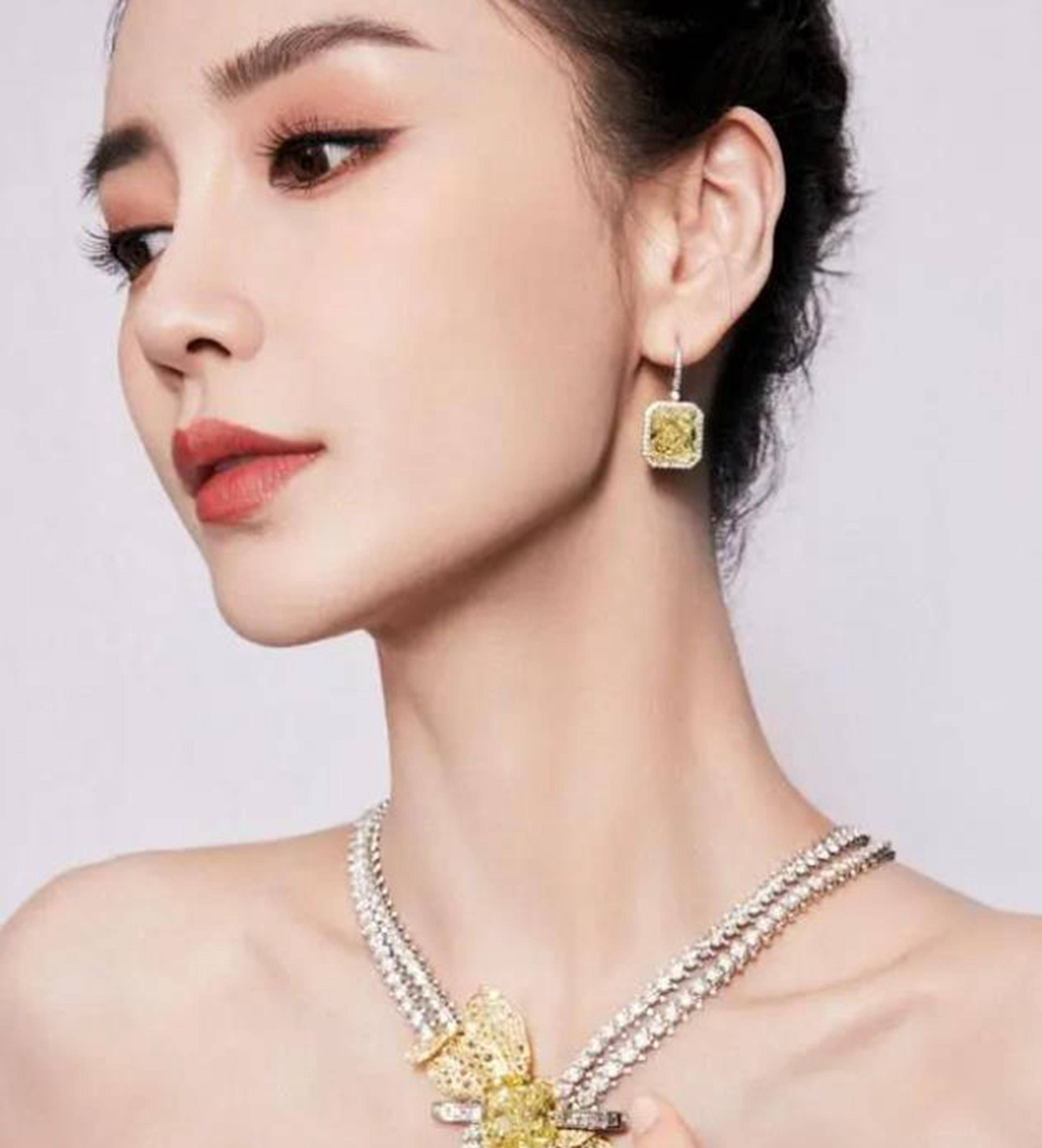 杨颖新造型珠光宝气,佩戴9位数黄钻项链,展现女神高贵气质!