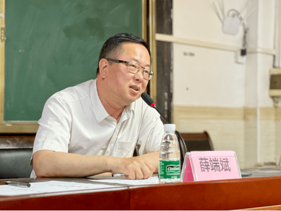 深圳市螺岭外国语实验学校与陆丰市湖东镇中心小学开展交流活动