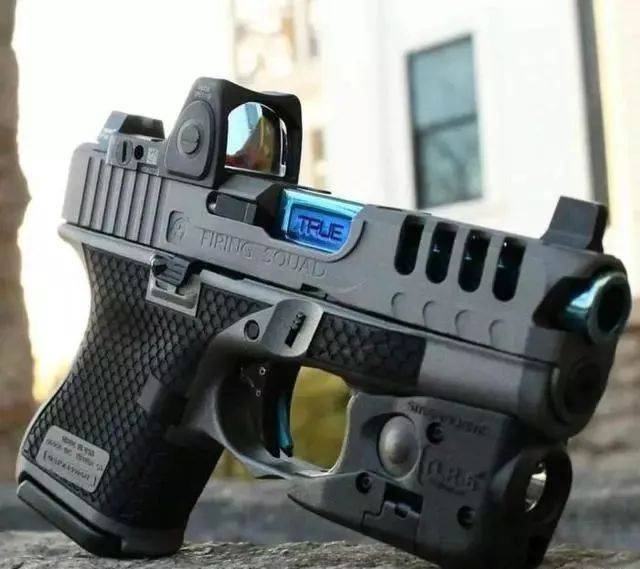 世界名枪:奥地利格洛克系列手枪_公司_弹匣_扳机