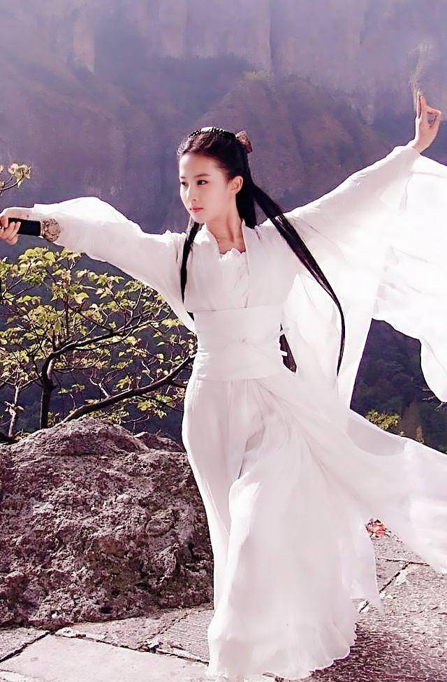 当女星穿上古装,同是飘逸仙女风,赵丽颖显可爱,她仙气满满(一)_造型