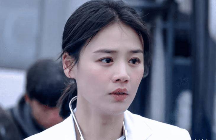 杨紫为马思纯庆生,当事人发文感谢陪伴,上热搜的却是周冬雨_小伙伴