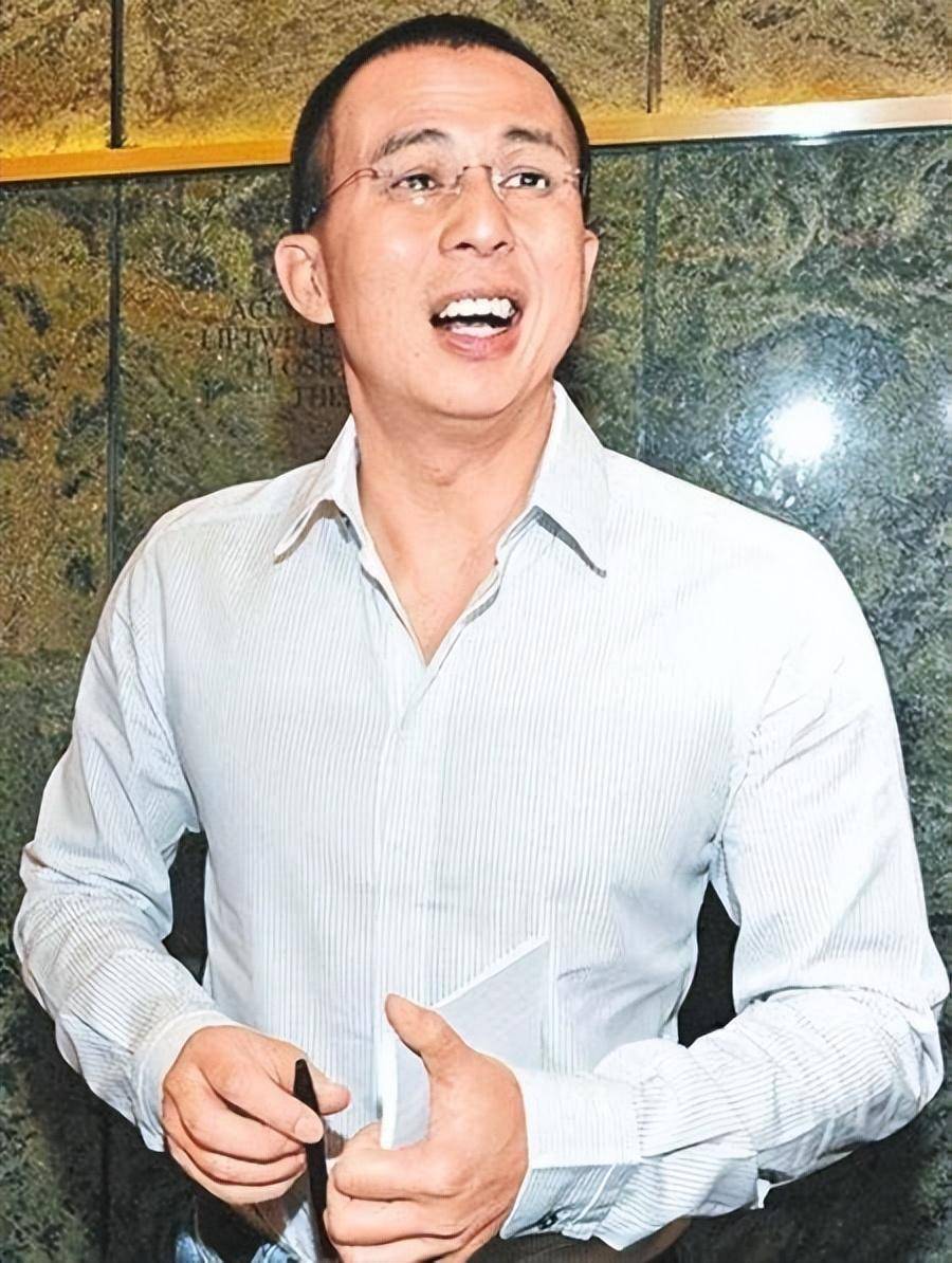 在1991年的时候,李泽楷就在李嘉诚的帮助下,用4亿美元创立了startv,有