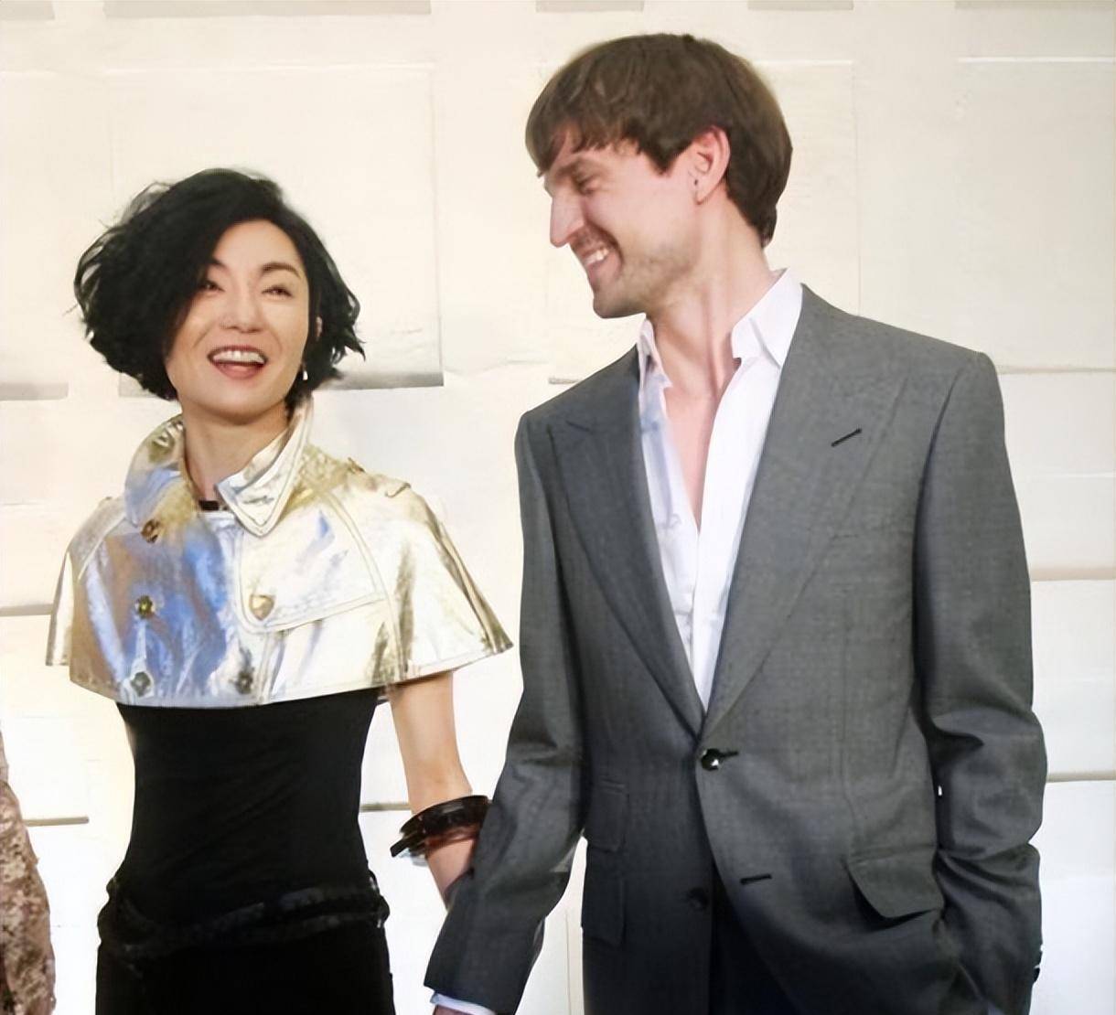 张曼玉:不爱车不爱钱,58岁独居平民房,只有爱犬相伴_生活_王家卫_男友