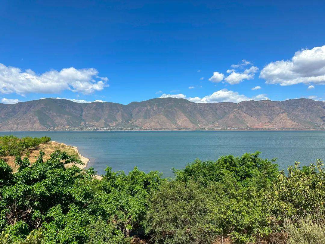 来云南丽江永胜看看美丽的程海湖吧!_翻滚_感觉_场景