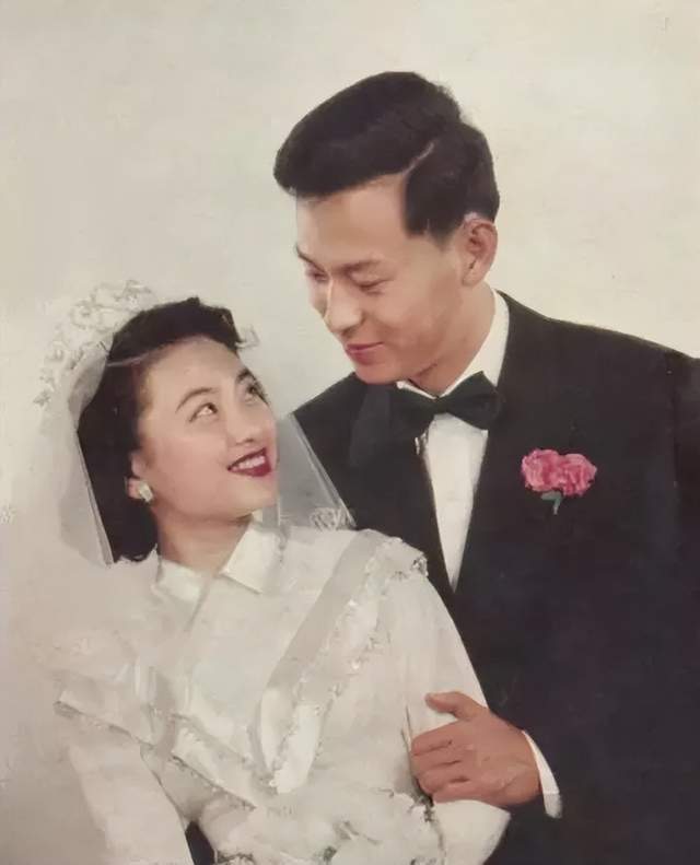 石慧和傅奇曝近照,这对香港明星夫妻,相伴70年不离不弃,如今现状如何?